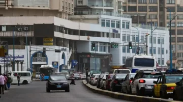 رياح وأتربة عالقة.. تحذيرات الأرصاد من تقلبات طقس الجمعة في القاهرة والمحافظات